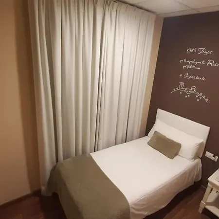 佩蒂特普里塞普旅馆 招待所 2*